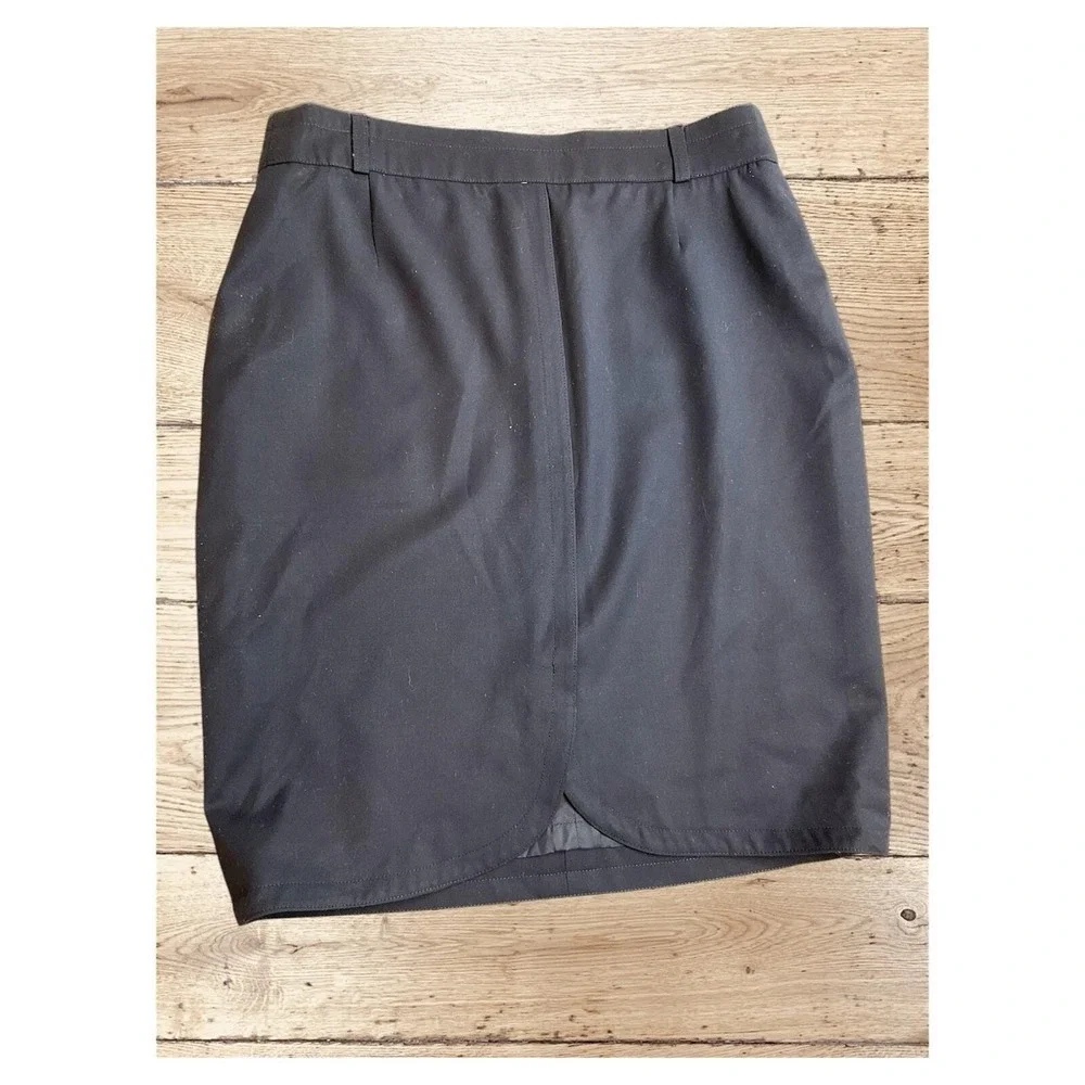 Escada Tulip Skirt Black Lightweight‎ Wool Vintage Made In Italy Size 40 Small